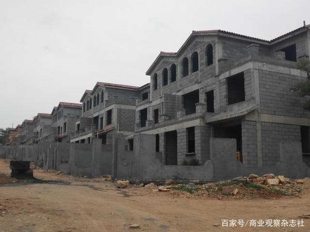 |山东青州：九龙峪旅游景区建起大量别墅