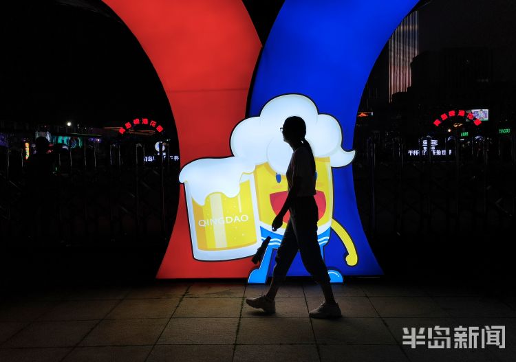 舞步|青岛崂山区世纪广场欢乐的舞步跳起来