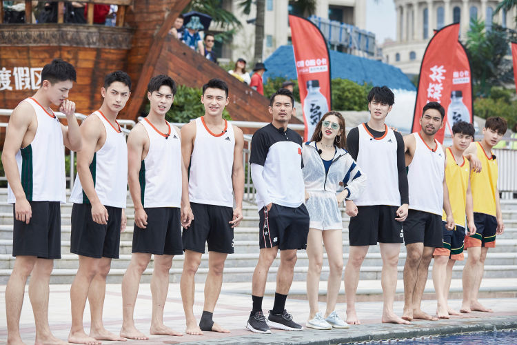 |《運動吧少年》清涼開啟海邊特訓(xùn) 張繼科林丹傅園慧帶隊風(fēng)格大不同