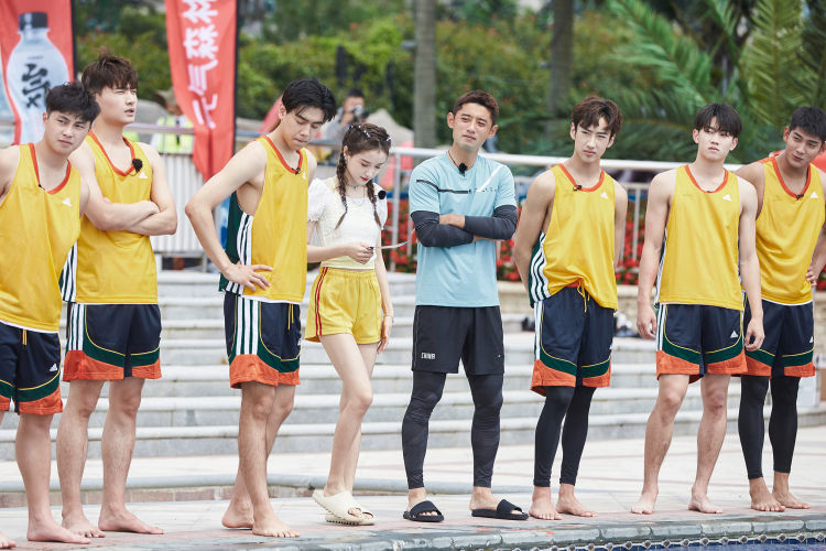 |《運動吧少年》清涼開啟海邊特訓(xùn) 張繼科林丹傅園慧帶隊風(fēng)格大不同