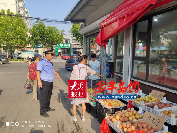 胶州|胶州中云：真情执法感动摊贩，烈日下的执法蓝格外耀眼