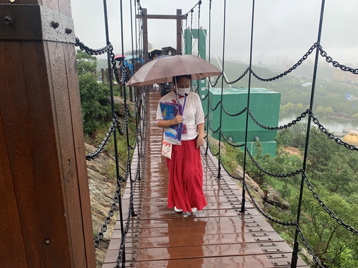 |感受城市发展美丽“蝶变” 媒体采风团探访威海华夏城