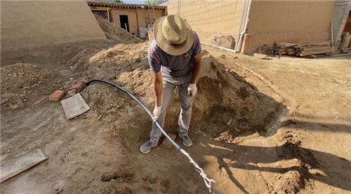 |【你笑起来真好看】青海黄南州黄乃亥乡：一口甘甜沁心田 源源清泉润小康