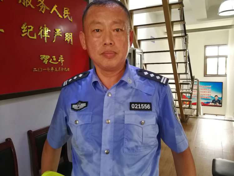 城阳交警闫军:希望驾驶员文明驾驶"别上火"