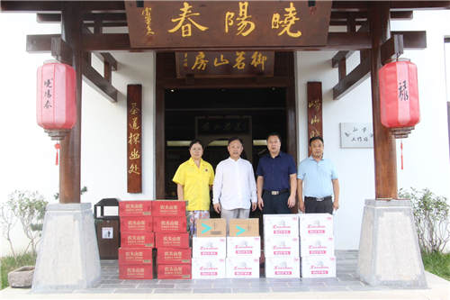 王哥庄|王哥庄街道总工会开展“奏响主旋律---酷暑送清凉”活动