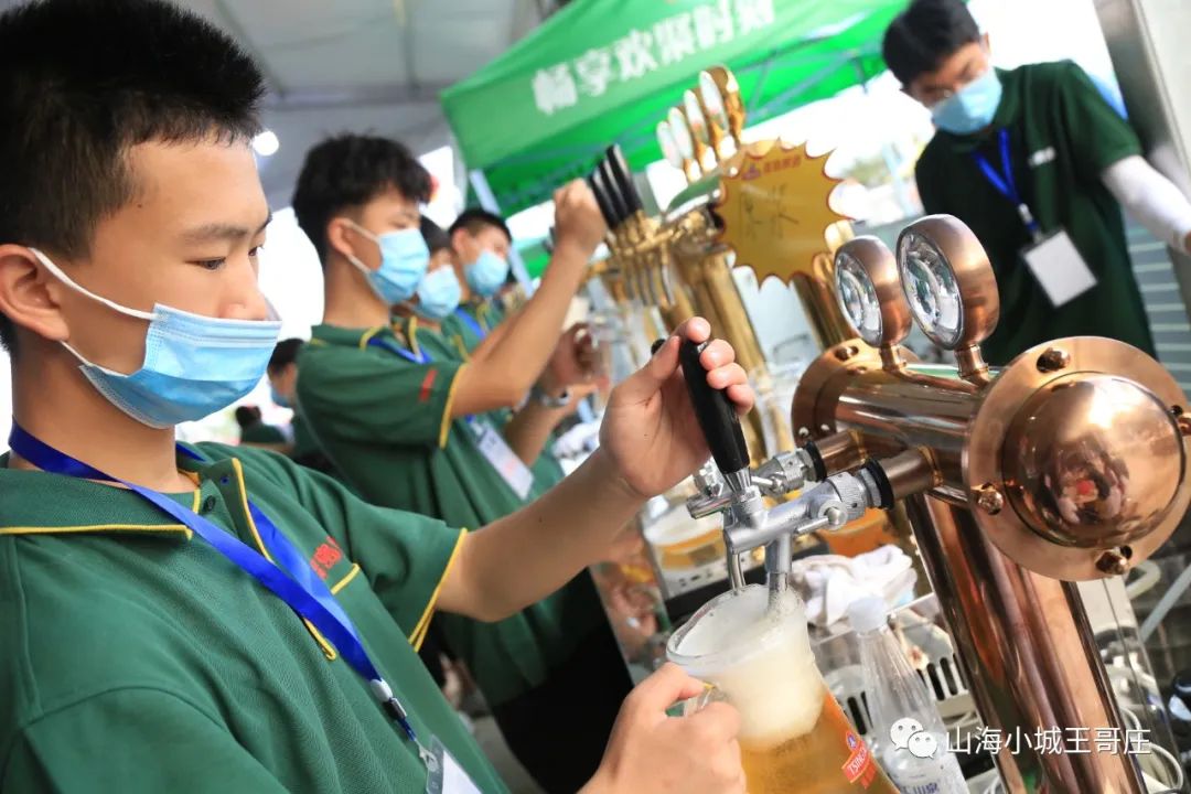 王哥庄|啤酒节王哥庄分会场：致敬高温下连续作战“最可爱的人”