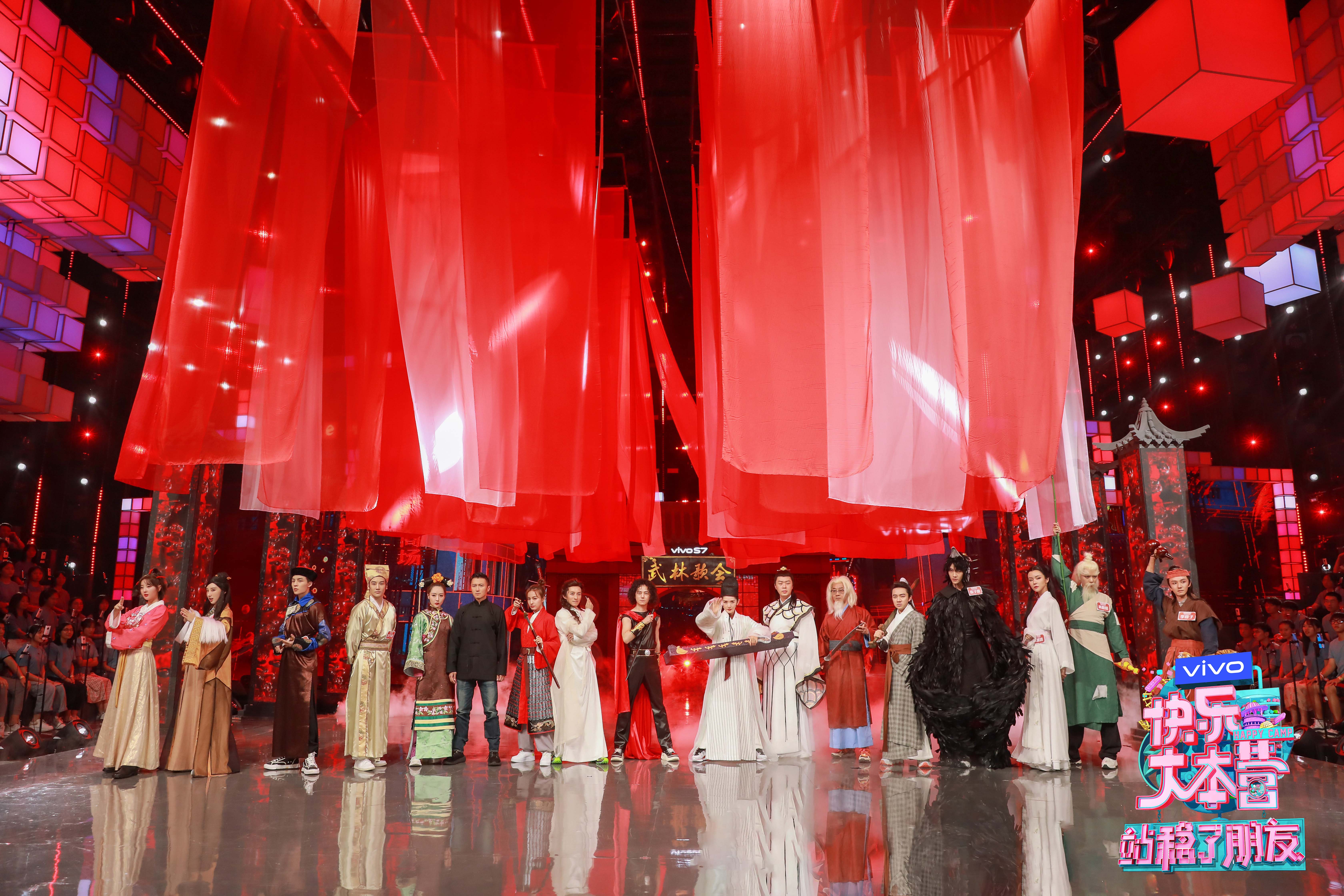 巧設|《站穩(wěn)了！朋友》巧設環(huán)節(jié)致敬經(jīng)典 謝霆鋒挑戰(zhàn)葉問王祖藍變道具人