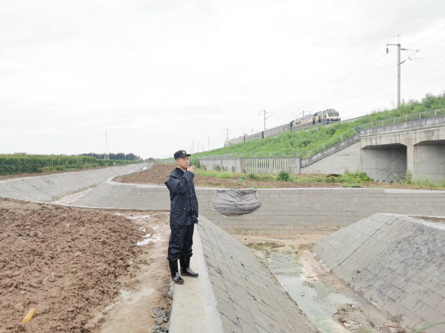 联调|青岛铁路公安处全力护航潍莱高铁联调联试顺利进行