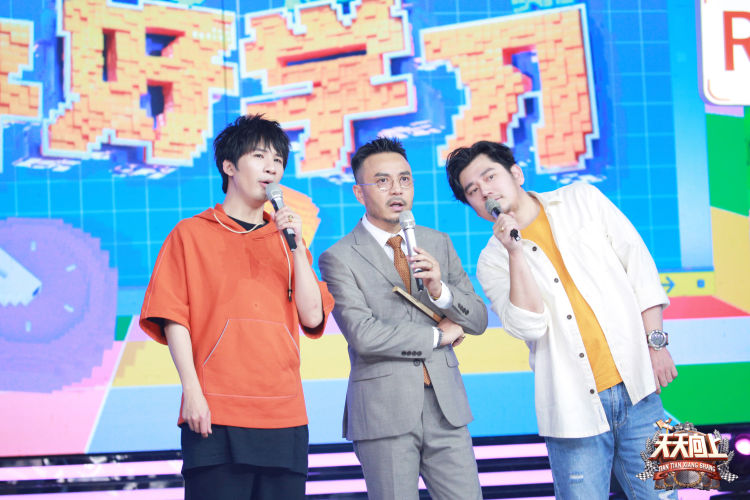 开学|《天天向上》暑期特辑预热开学 张萌与各行业父母一起“开学”