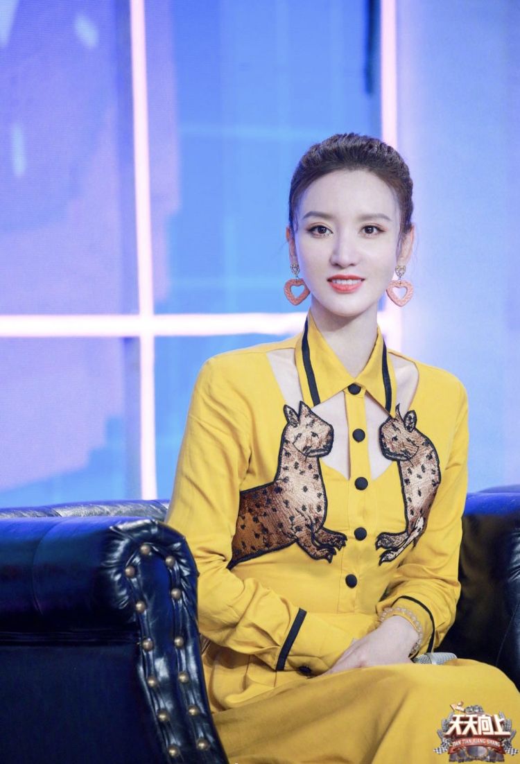 开学|《天天向上》暑期特辑预热开学 张萌与各行业父母一起“开学”