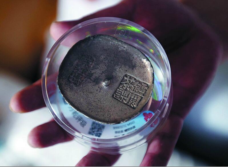 |青岛首次举办全国性钱币交流会 银币最火爆三天一个价