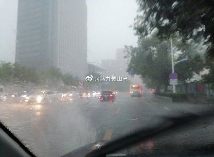 46|晚高峰遇上雷雨！青岛交警发布市区46处积水路段 谨慎驾驶