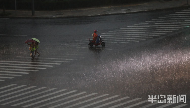 雷雨交加|青岛：雷雨交加！