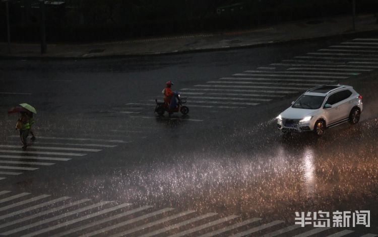 雷雨交加|青岛：雷雨交加！