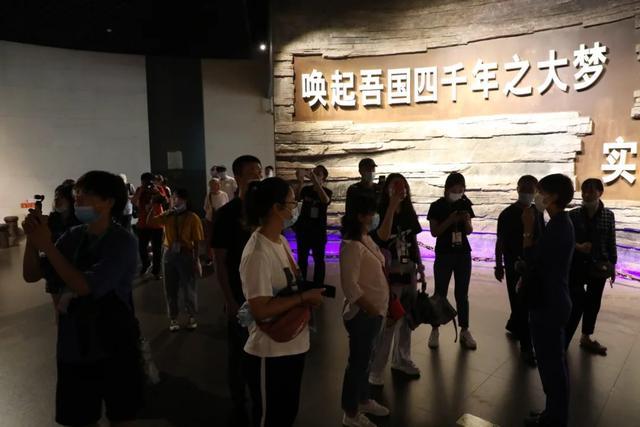 采风|胶东经济圈网络媒体联盟采风团打卡威海刘公岛