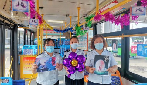 今日七夕 青岛369、371路公交线打造主题公交传承民俗
