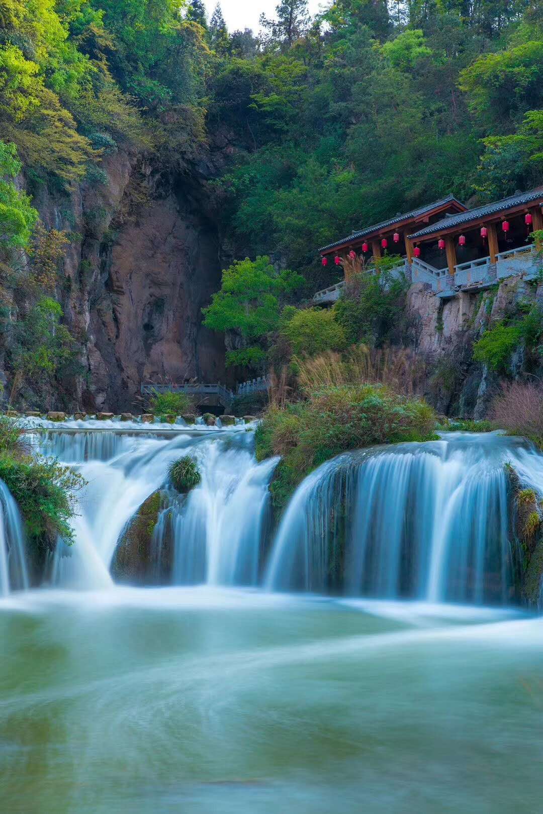 浓缩贵州山水精华的天然盆景园——天河潭旅游度假区