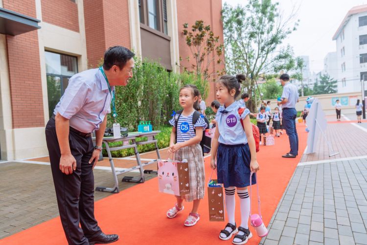 级新生|海信学校幼小衔接开启一年级新生入学“第一课”