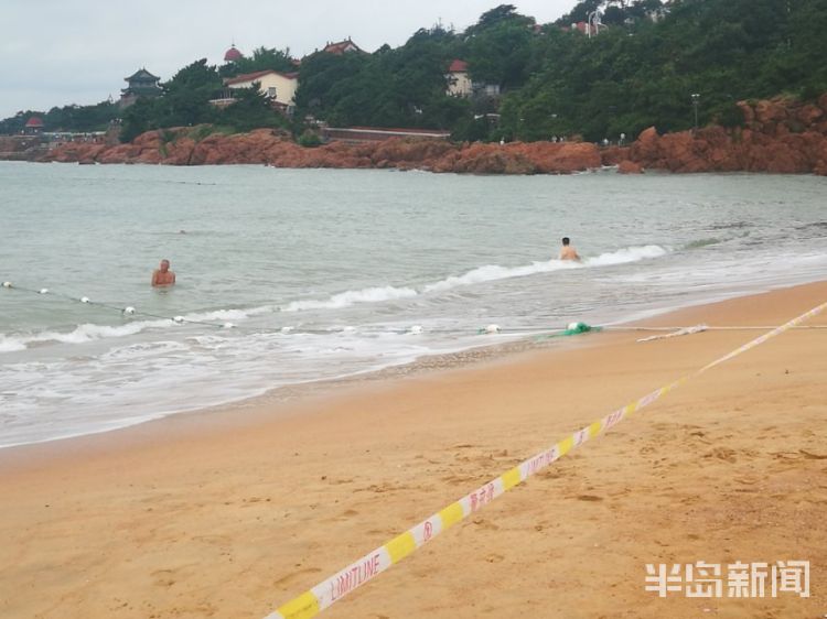 海水浴场|受天气影响青岛所有浴场关闭 仍有市民不听劝阻下海游泳