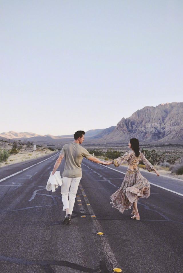 |陳赫曬與兩女兒溫馨合照妹妹正臉曝光 前妻許婧七夕與男友秀恩愛甜蜜爆棚