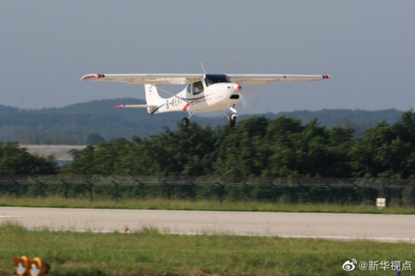 |中国自主研制的领雁AG50轻型运动飞机成功首飞