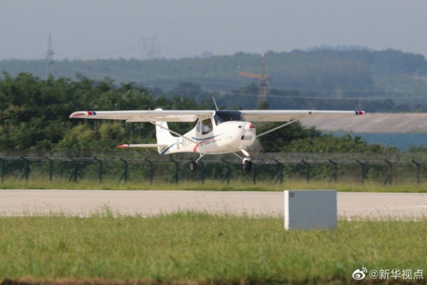 |中国自主研制的领雁AG50轻型运动飞机成功首飞