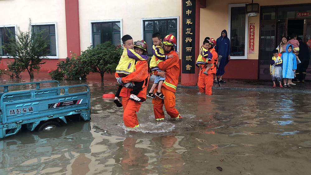 |台风“巴威”来袭，即墨各方力量抢险救灾守护家园