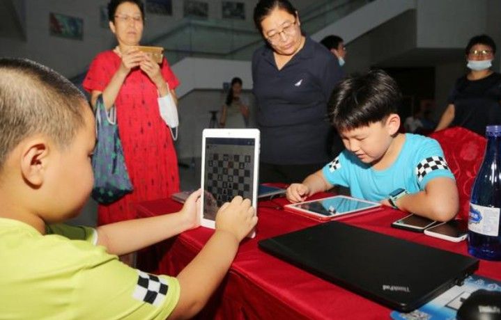 棋牌|八大棋牌项目线上展开竞技 青岛市第六届智力运动会启动