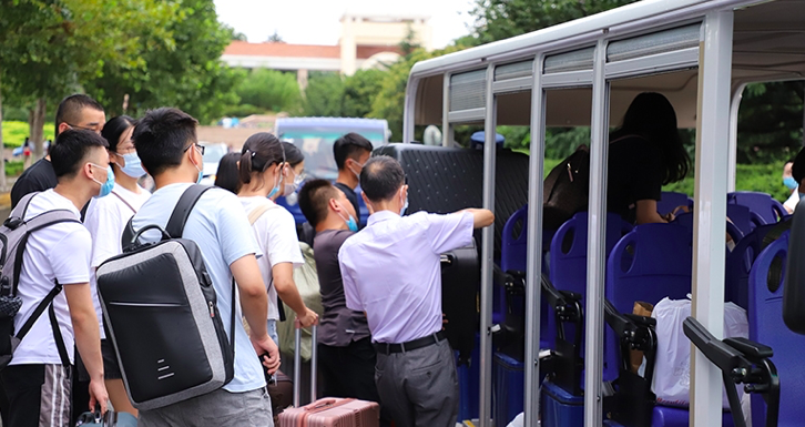 海洋大学|一站式报到 中国海洋大学近四千名研究生新生开始入学