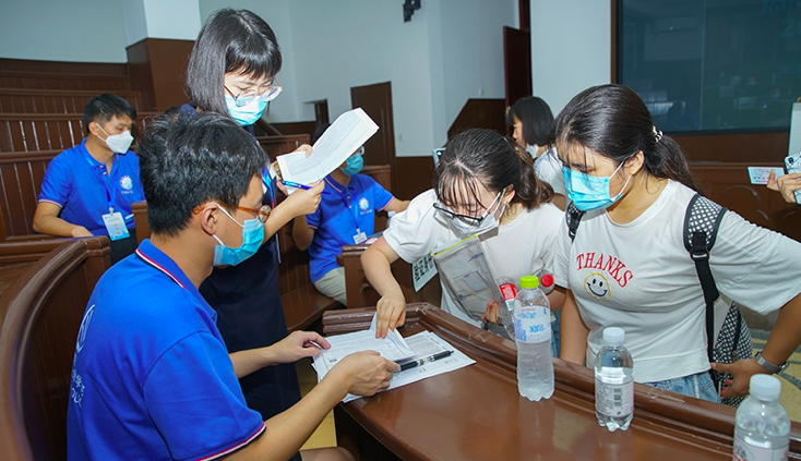 海洋大学|一站式报到 中国海洋大学近四千名研究生新生开始入学