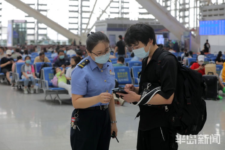 北站|各地院校报到开学日子临近 青岛北站迎学生客流高峰