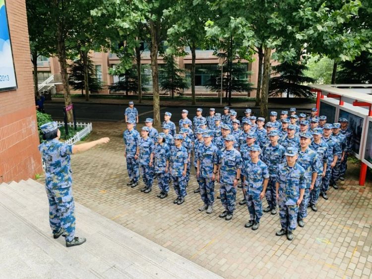 教官|青岛理工大学：“教官团”C位亮相只等你来