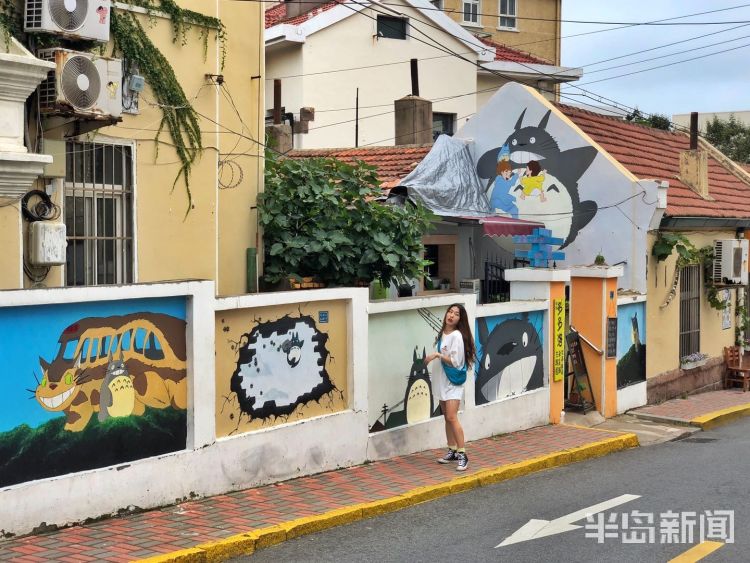 打卡|青岛老城区人气旺 不少游客前来“打卡”