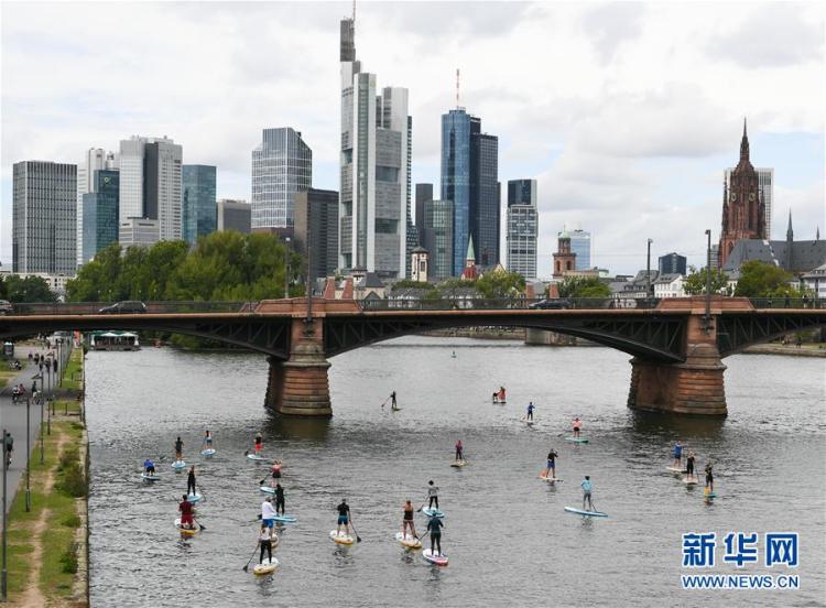 划水|德国法兰克福：划水度周末