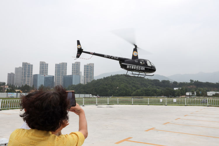 黑鹰|乘“黑鹰”空中游 赏青岛海岸线