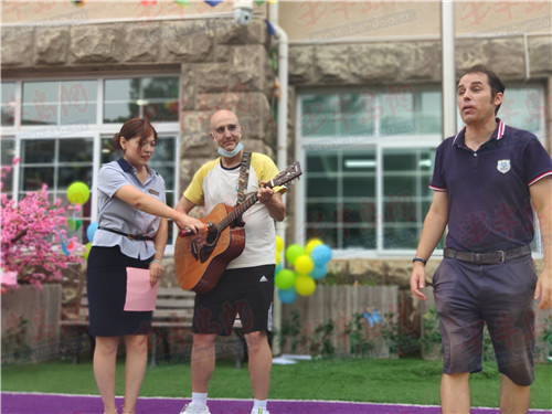 |特别的爱 给开学的你 岛城这所幼儿园的开学典礼太暖心了