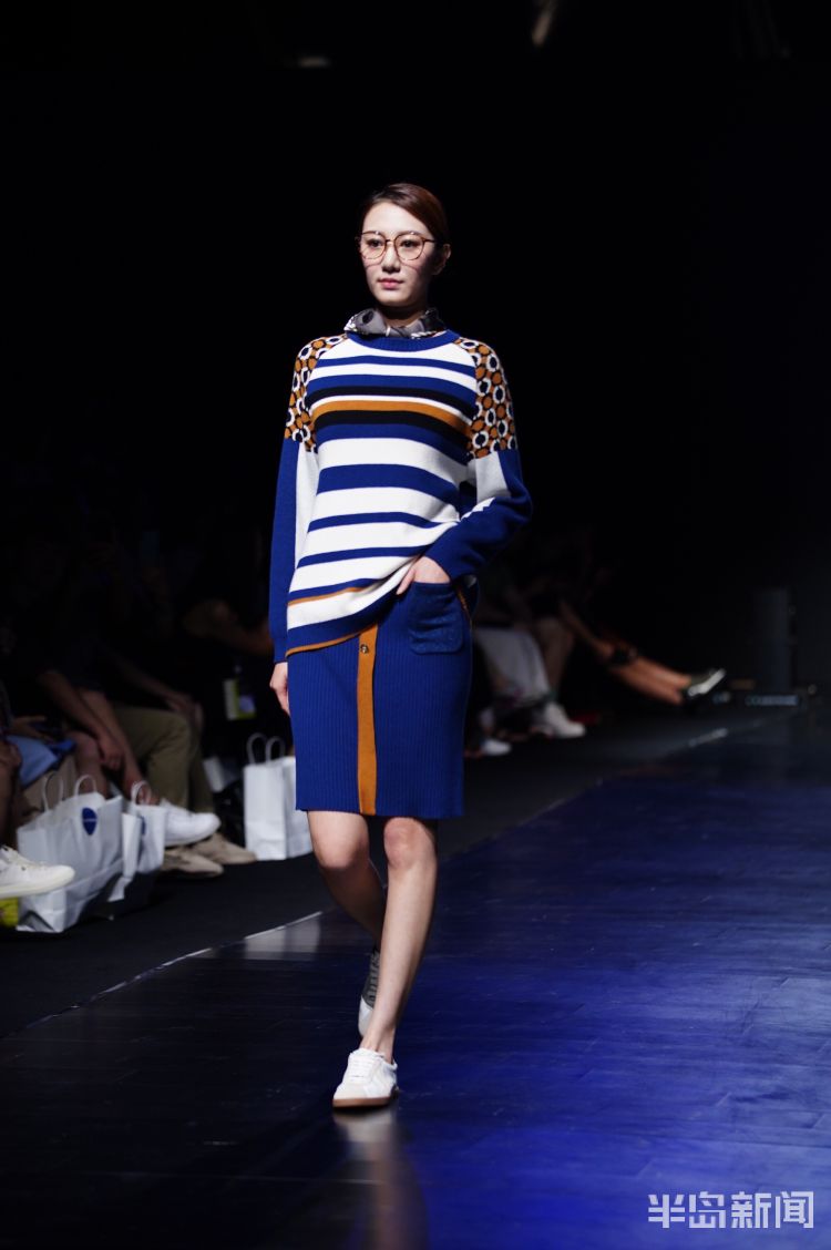 时装周|青岛国际时装周：展示“新女性力量”