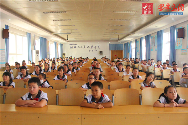 |开学第一课，诸城交警交通安全宣传进校园