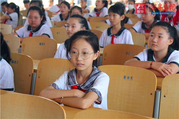 |开学第一课，诸城交警交通安全宣传进校园