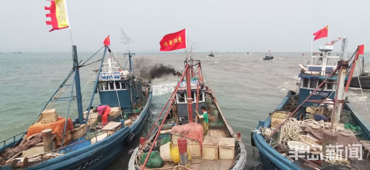 海货|即墨区田横岛：300余艘渔船陆续回岸 吸引大批市民前来挑选