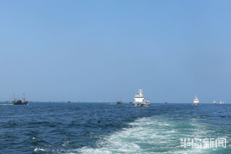 开海|开海首日 青岛日照“两地五方”联合行动护航商渔船