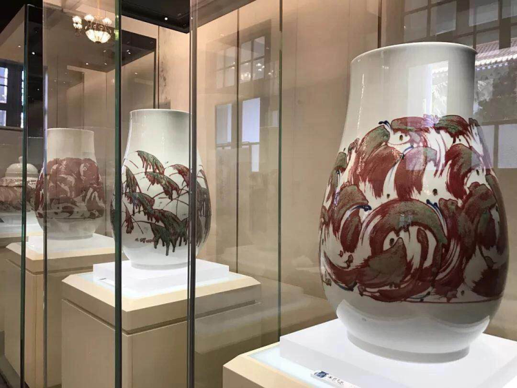 免费参观|青岛市图书馆推出“青岛时尚季”陶瓷艺术展 面向广大市民免费开放