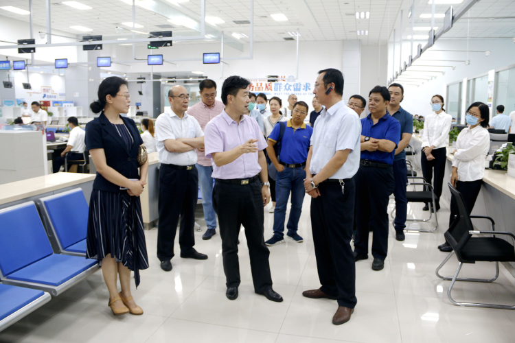 调研组|山东省市场监督管理局调研组一行来西海岸新区政务服务大厅调研