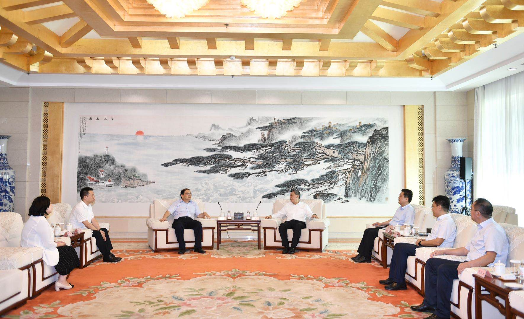 报业|大众报业集团与烟台市委宣传部签订战略合作协议