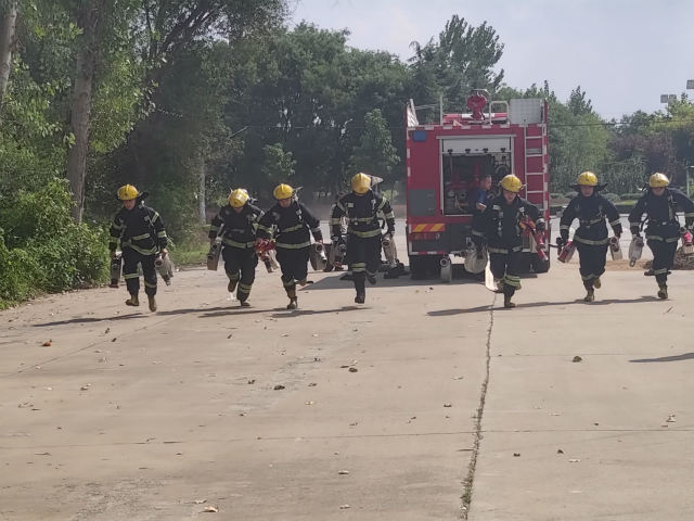 莱西市|以练为战 莱西市消防救援大队积极开展车操训练