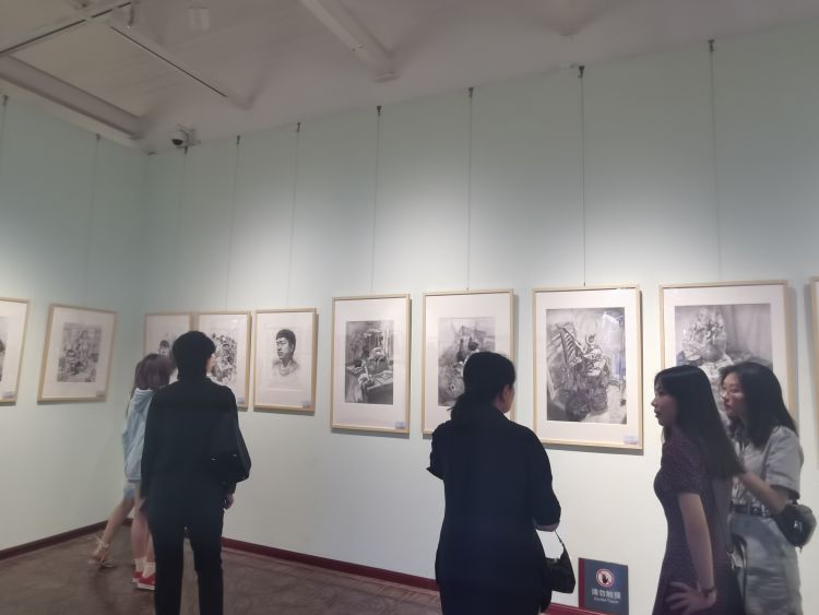青岛|青岛六中教师郑敦强个人画展暨2020届毕业学生习作展在青岛美术馆开幕 为期10天