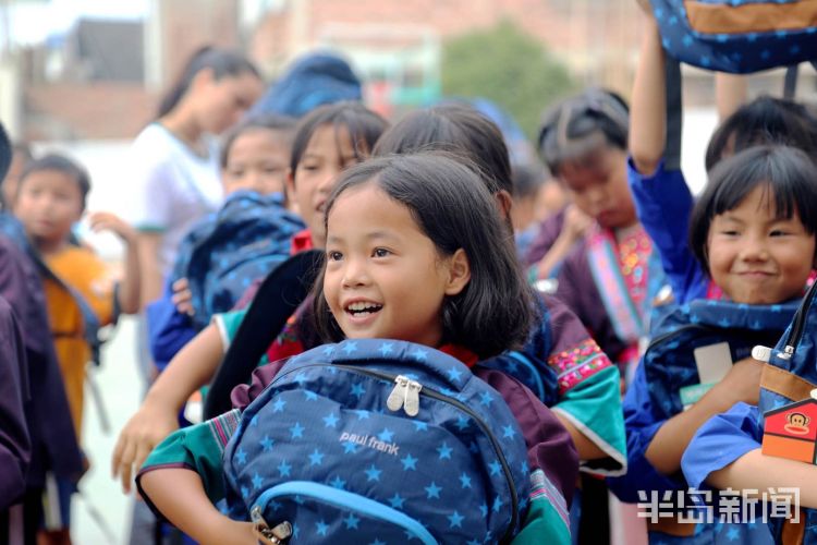 情暖寨|国家移民管理局山东边检总站携手爱心企业捐赠“开学大礼包” 情暖寨塘学子