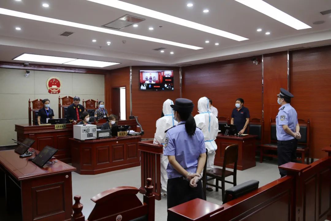 新冠|隐瞒行踪回四川还肆意外出 这两名新冠肺炎患者获刑