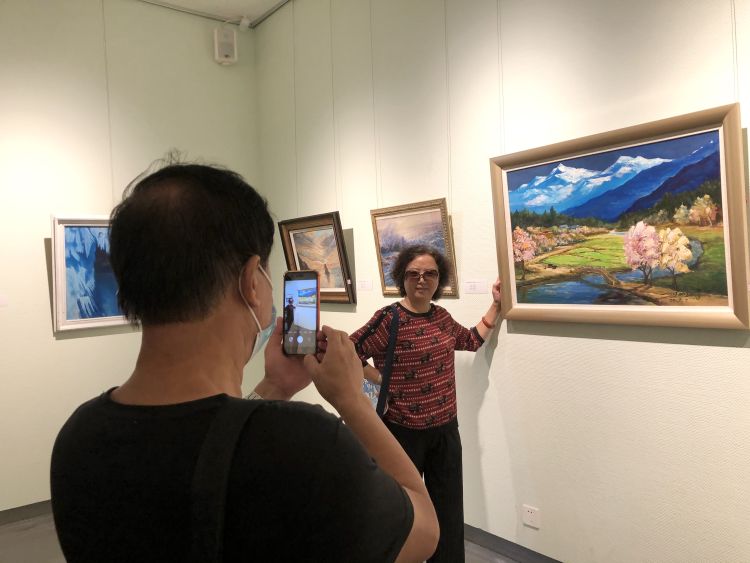 校友|“百廿礼贤”青岛九中校友书画展开幕 礼贤门楼再现校友深情忆母校