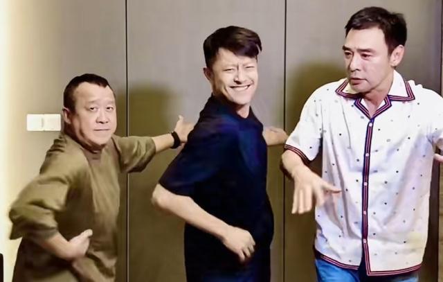 |走出丧妻之痛 曾志伟与钟镇涛印小天跳洗脑神曲